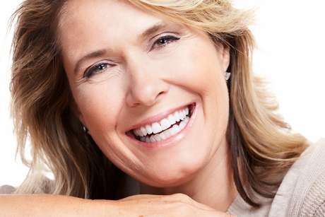Prótesis dental — ajuste cómodo, sonrisa que aumenta la confianza