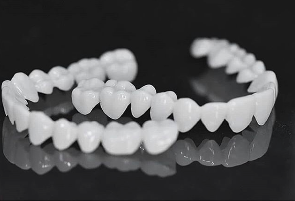 Prótesis dental — ajuste cómodo, sonrisa que aumenta la confianza
