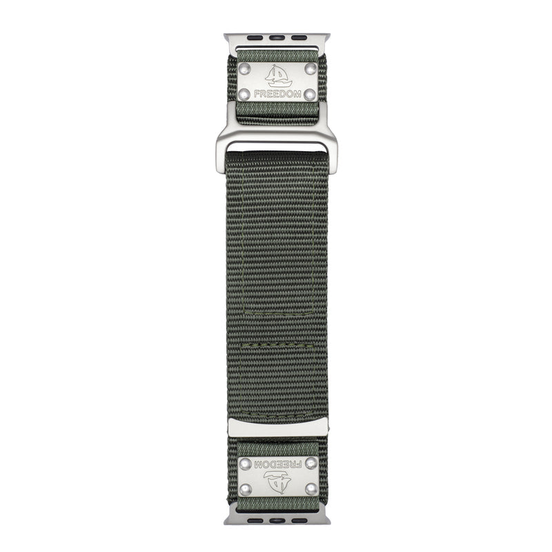 FREEDOM 30mm ultra széles nejlon Apple Watch-szíj, fém jelvényekkel