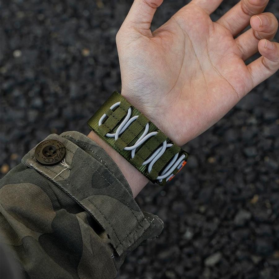 Designet, vevd nylonrem til Apple Watch — robust militærstil