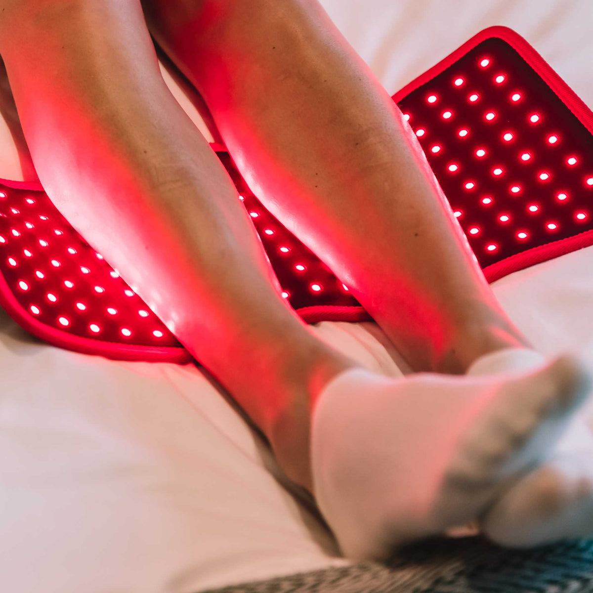 NovaGlow 红光理疗裹带 — 480 颗 LED，660nm/850nm