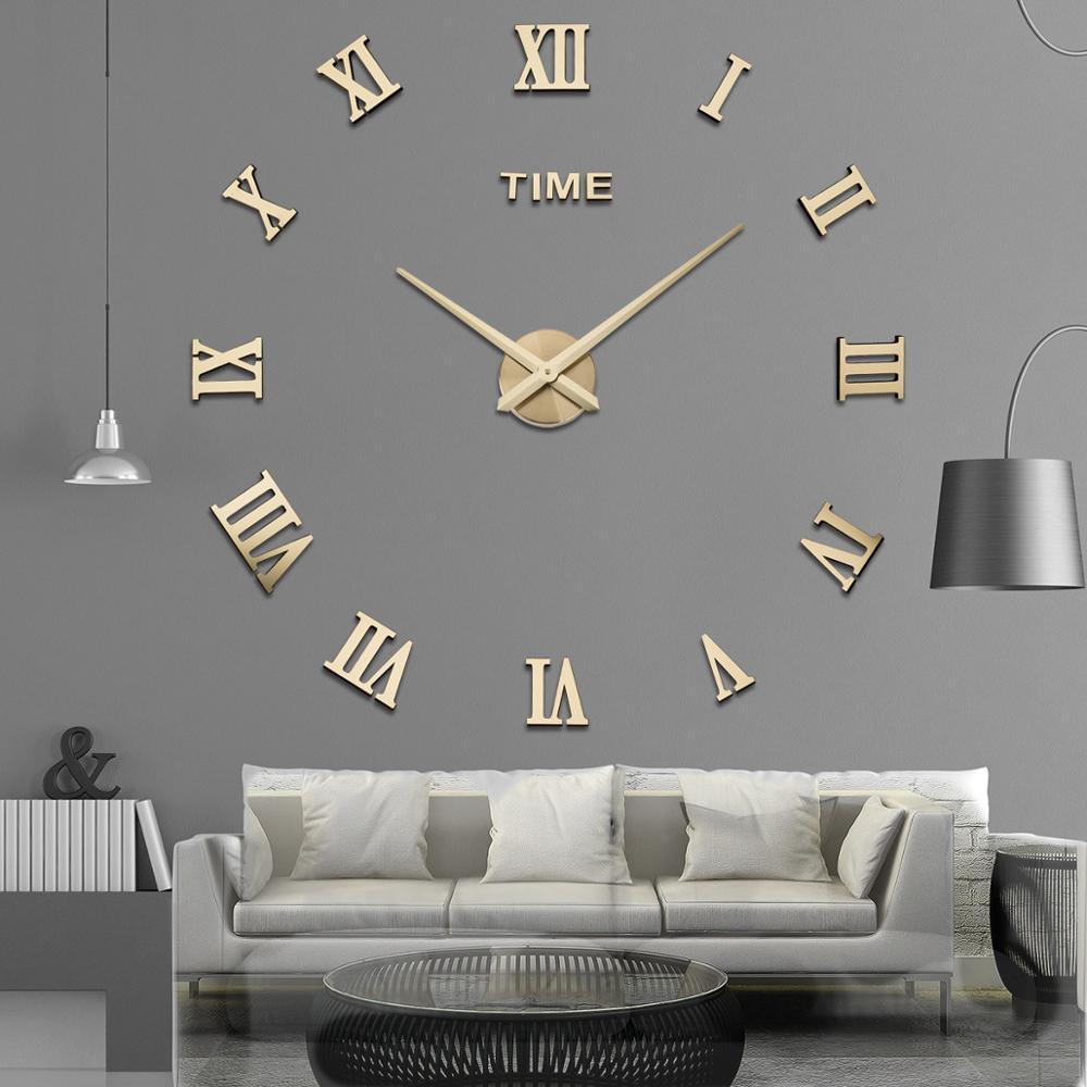 Orologio da parete moderno con specchio argentato e numeri romani