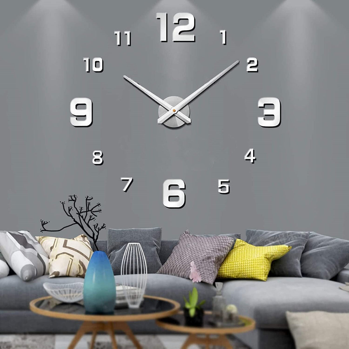 Moderne Wanduhr — Schwebende dreidimensionale Ziffern, elegante Silhouette