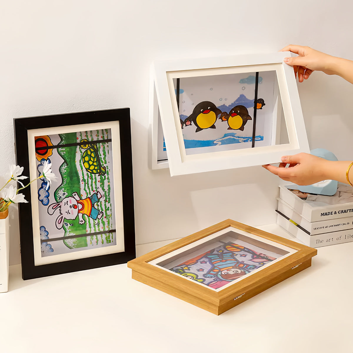 KeepsakeFrame Bilderrahmen zur Präsentation von Kinderkunst — drehbare Galerie