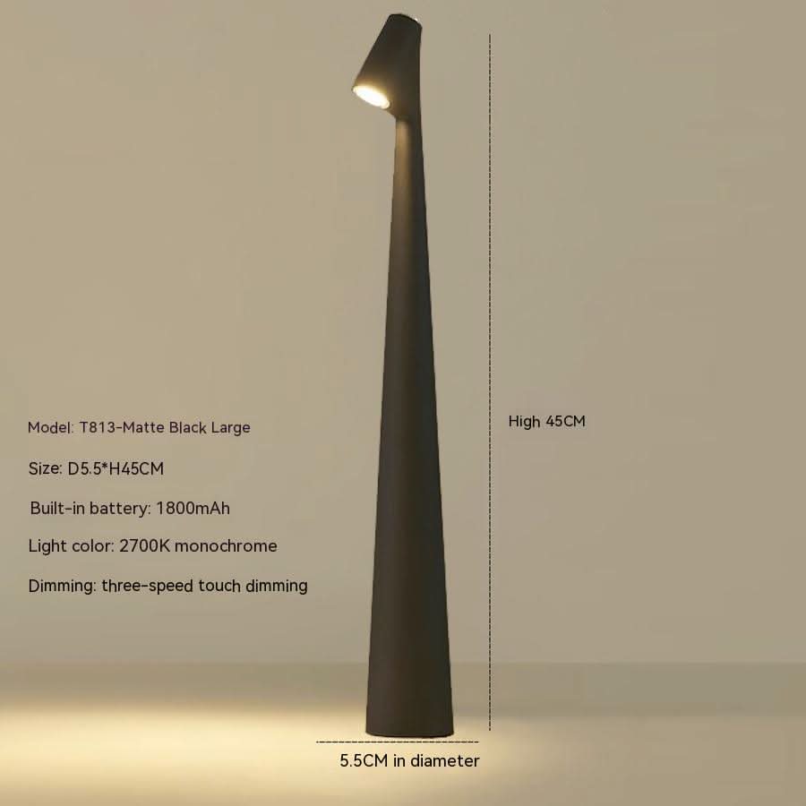 Genopladelig bordlampe i metal — stilfuldt ledningsfrit stemningslys