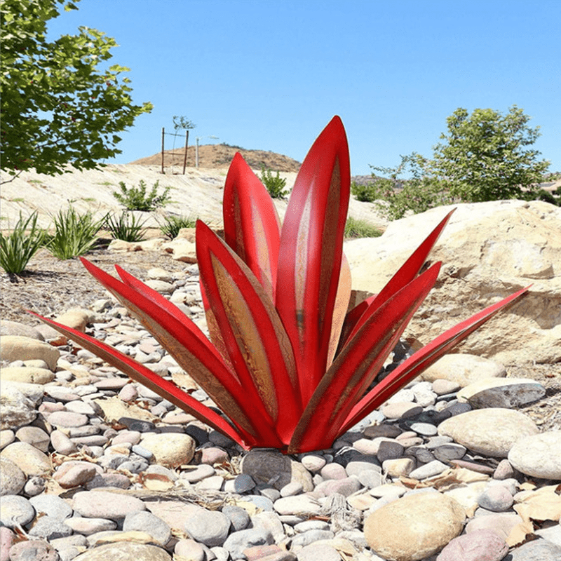 Turkis kobbermetal-agave som udendørs haveskulptur med lys