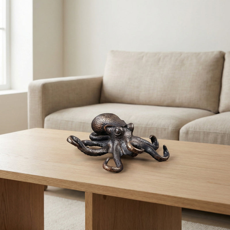 Ocean Elegance – dekorativ skulptur av hantverksmässig koppar med bläckfiskmotiv | livraina