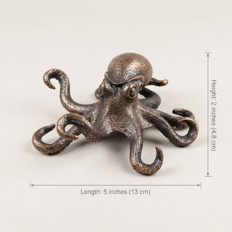 Ocean Elegance – dekorativ skulptur av hantverksmässig koppar med bläckfiskmotiv | livraina
