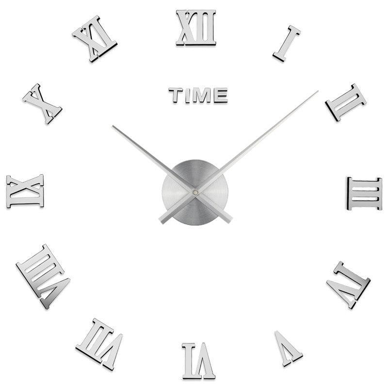 Orologio da parete moderno con specchio argentato e numeri romani