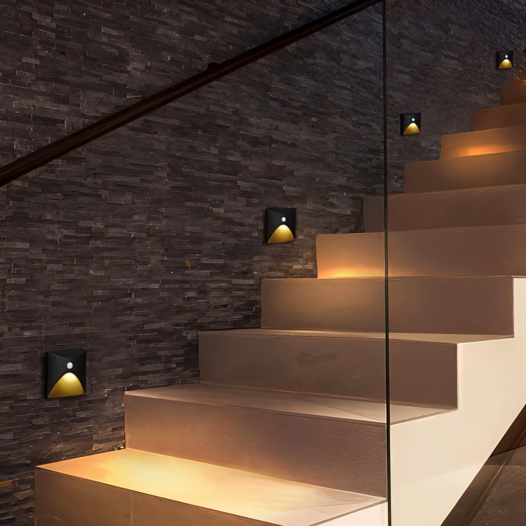Lampada da parete LED LuminiPath con attivazione tramite movimento — Protezione impermeabile IP65