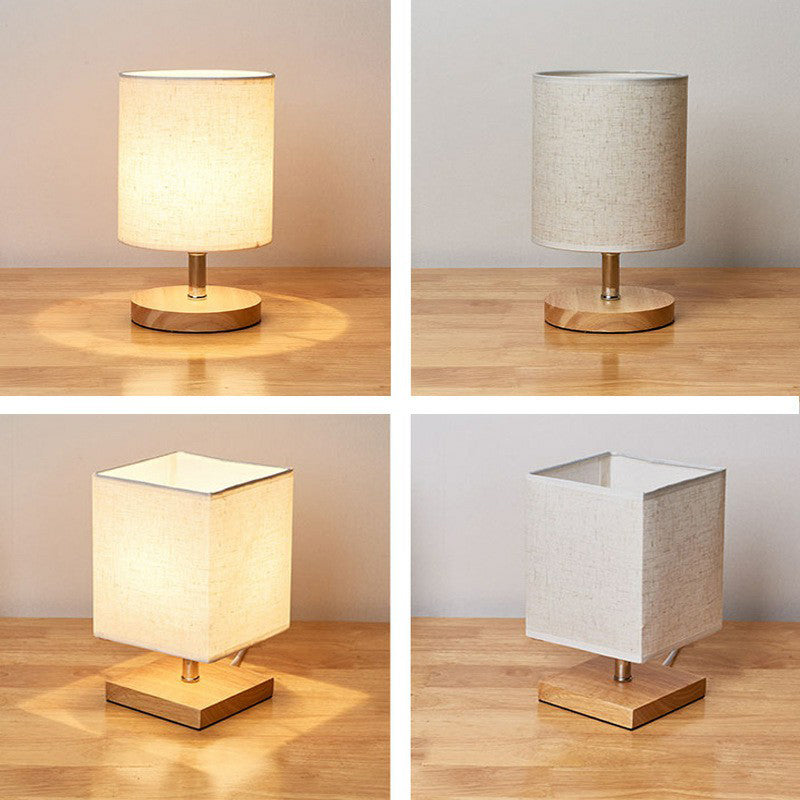 Stolní lampa Natural Elegance s dřevěnou základnou a lněným stínidlem | livraina