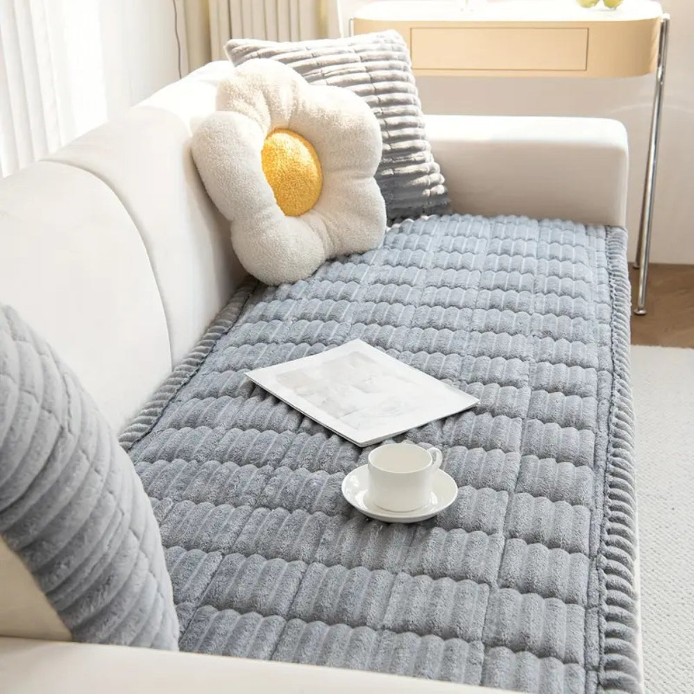 Mykt plissert flanellsofa­trekk — sklisikkert og maskinvaskbart