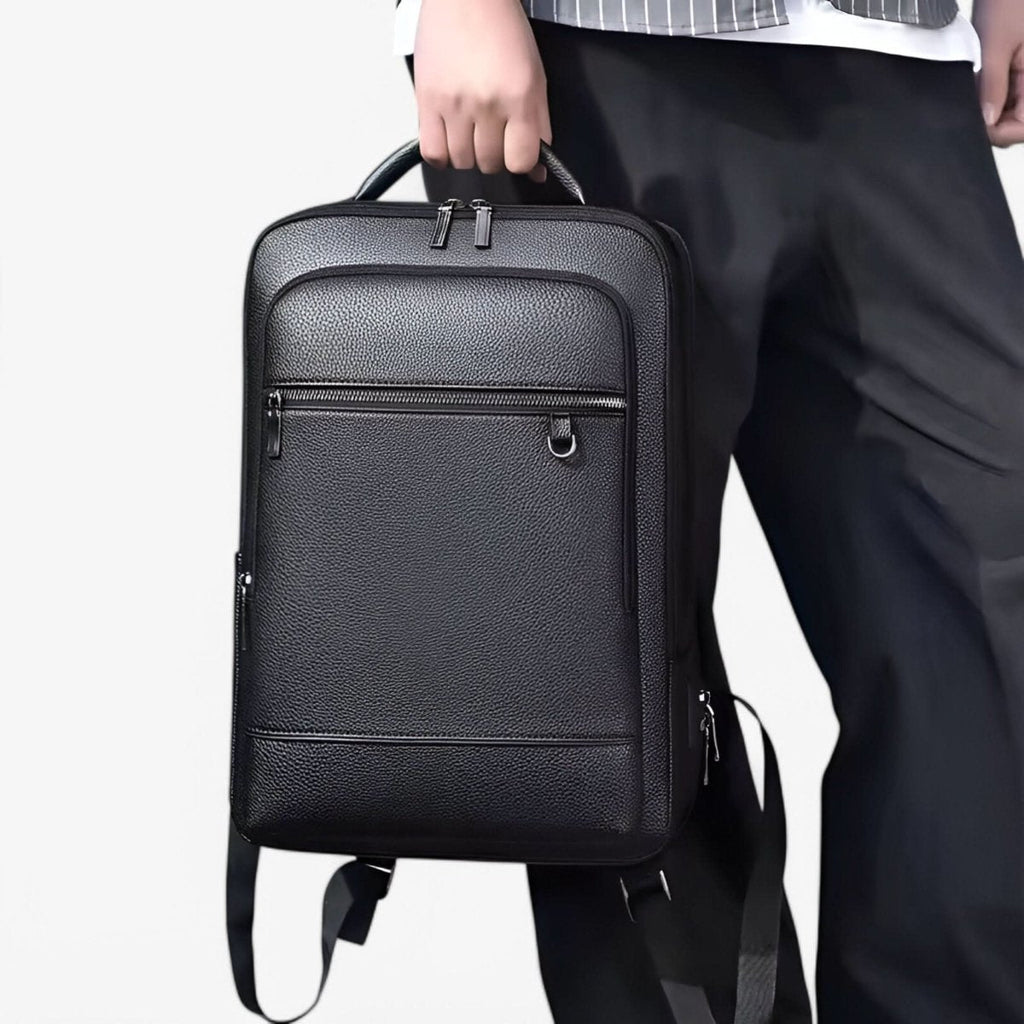 Bőr hátizsák 15.6 hüvelykes laptophoz — USB-port, fekete