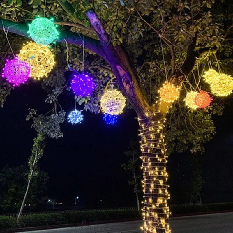 Sfere luminose d'atmosfera a LED AuroraGlow — Sfere luminose intrecciate