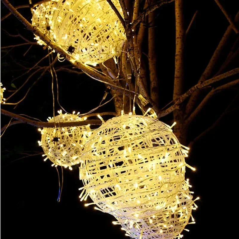 Sfere luminose d'atmosfera a LED AuroraGlow — Sfere luminose intrecciate
