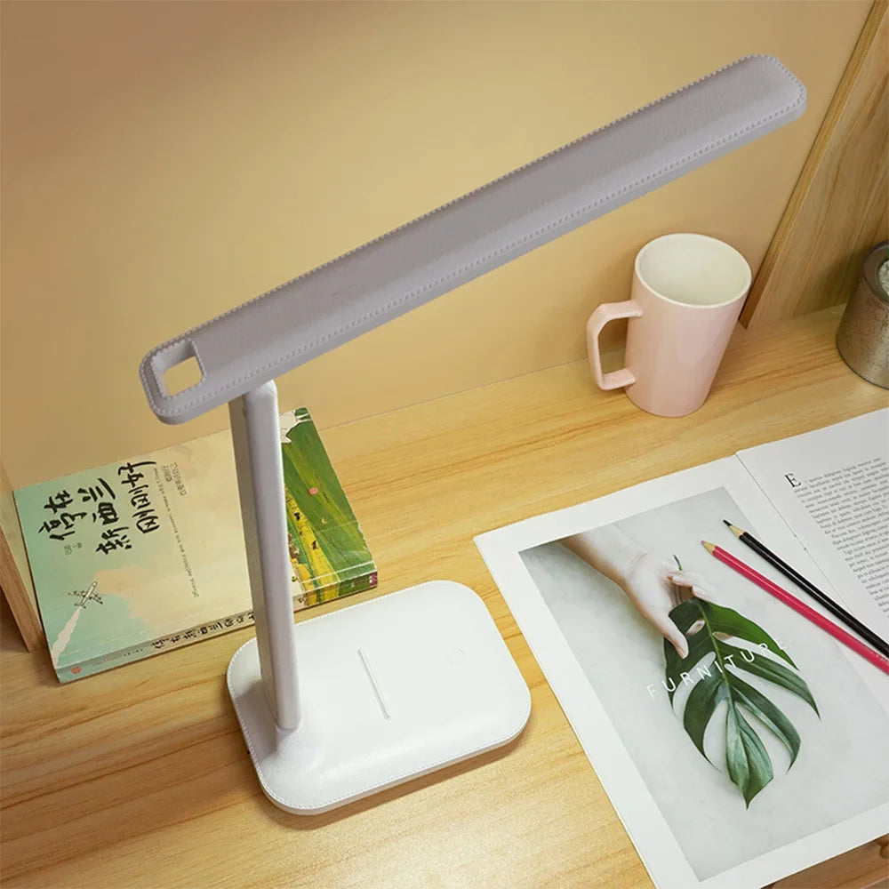 USB stolní dotykové svítidlo LumaFocus — skládací štíhlý design