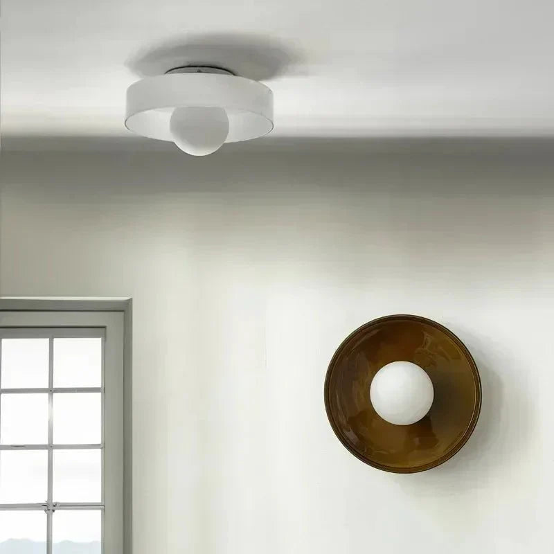LumenGlow Nordic-loftslampe i glas — varmtransparent skærm