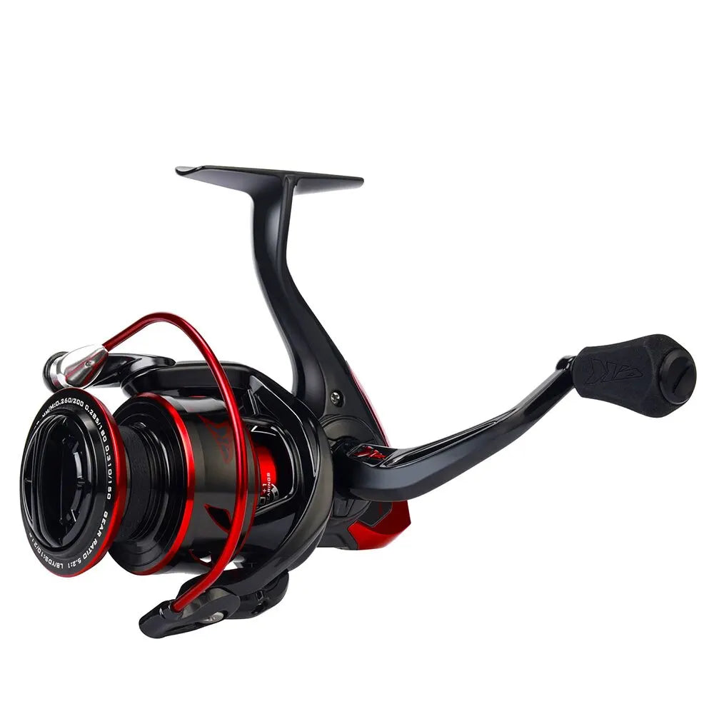 AquaStrike 纺车轮 — 10+1 轴承，18kg 泄力，适用于淡水