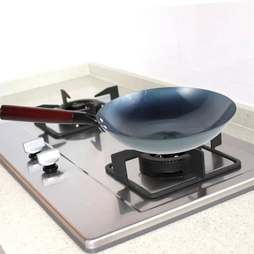 ForgeMaster 30 cm-es, kézzel kovácsolt öntöttvas wok, fa nyéllel