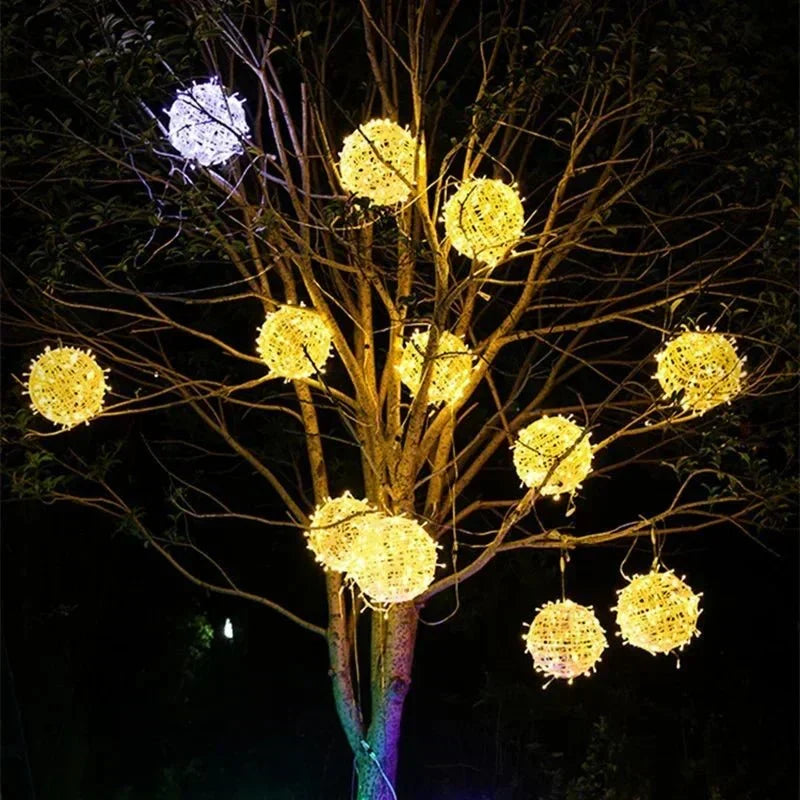 Sfere luminose d'atmosfera a LED AuroraGlow — Sfere luminose intrecciate
