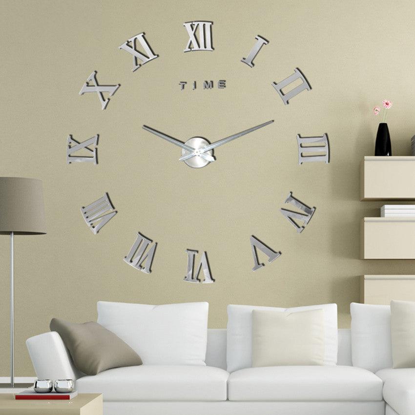 Orologio da parete moderno con specchio argentato e numeri romani