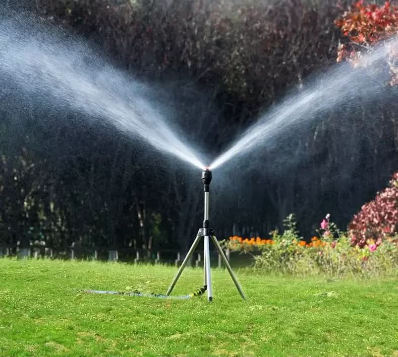 AquaPulse Aspersor de riego giratorio — cobertura ajustable de 360°
