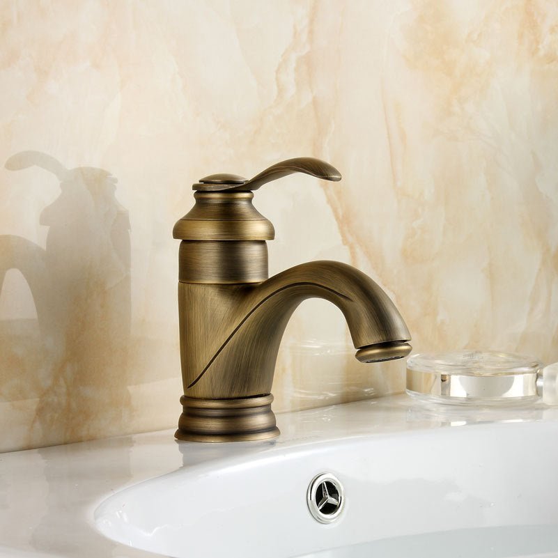 Miscelatore antico in ottone per lavabo da bagno — rubinetto per lavabo per impieghi gravosi