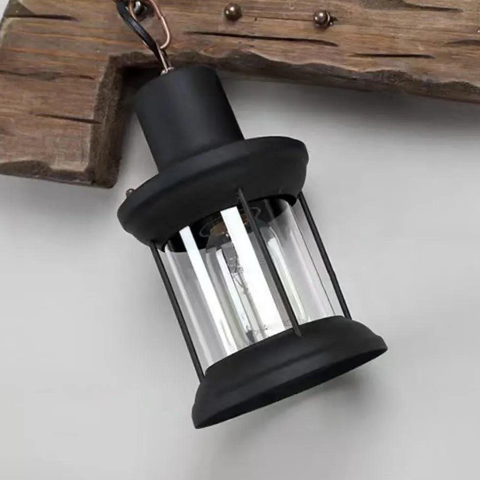 Industriell innendørs vegglampe i jern og tre | livraina