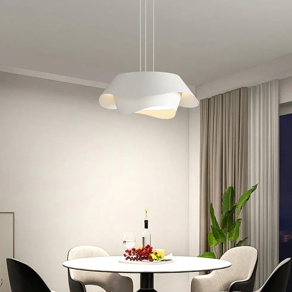 Kremfarget blomsterformet LED-pendeltaklampe til spisestuen | livraina