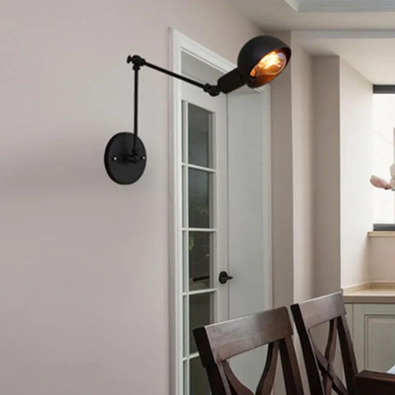 Industriel vintagevæglampe i jern med foldbar arm | livraina