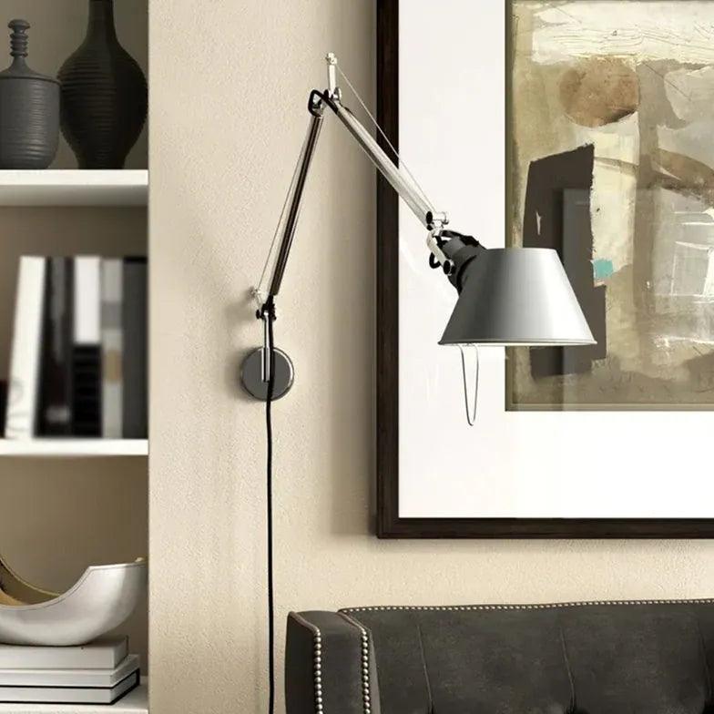 Aplique de pared ajustable con brazo robótico y sombrero de paja | livraina