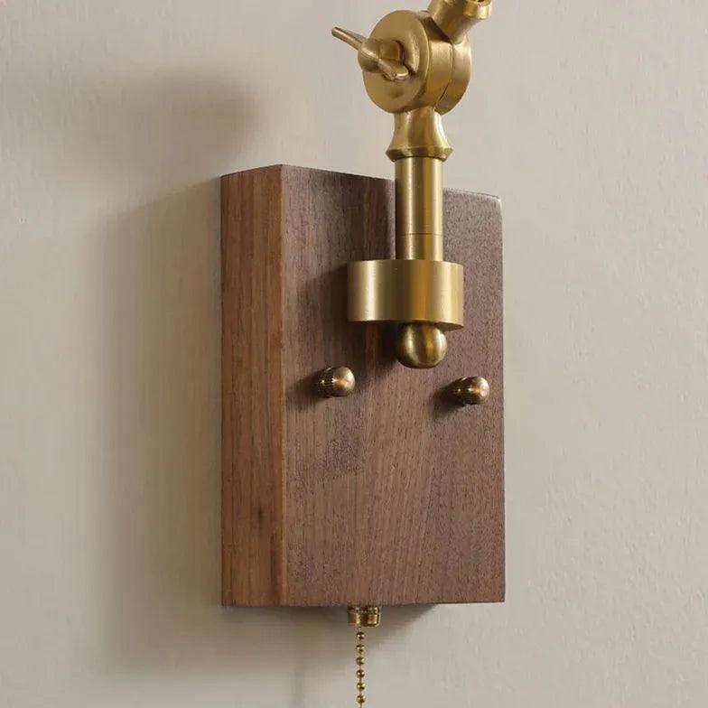 Lámpara de pared en dorado antiguo con brazo largo de latón | livraina