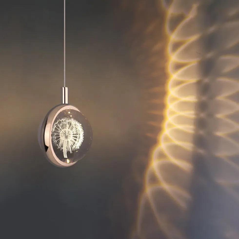 Umělecké závěsné svítidlo s kreativním křišťálovým designem | livraina