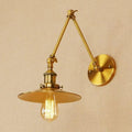 Vegglampe med industrielt design i antikkmessing til badet | livraina