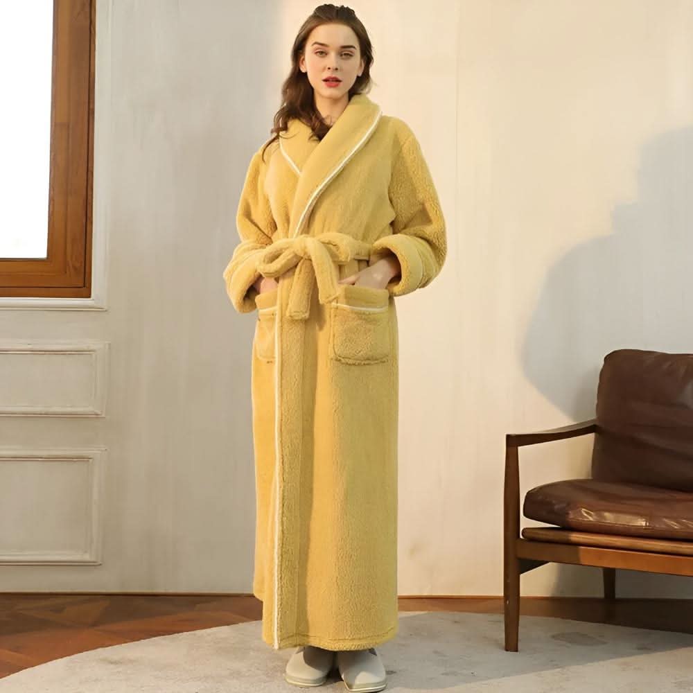 Vestaglia in pile sherpa color corallo alba — Colletto a scialle morbido, scollo aderente