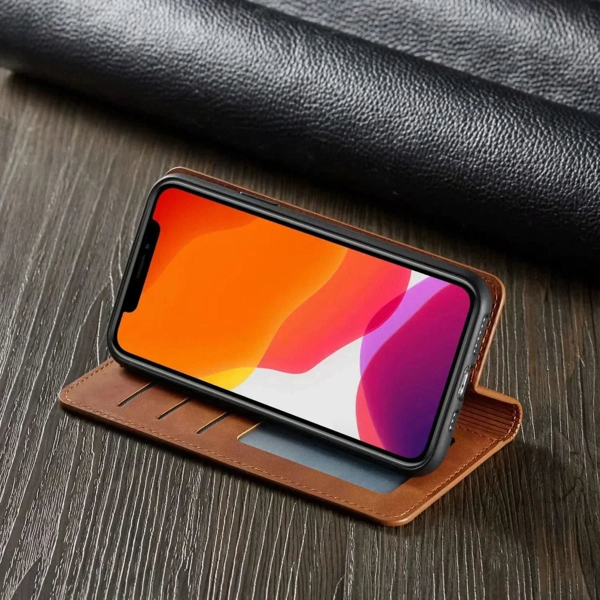 iPhone 磁吸皮革保护壳——安全闭合，全面防护