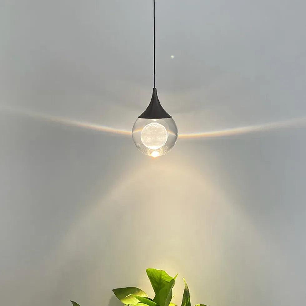 Creatieve hanglamp met kristallen glazen bol voor naast het bed | livraina