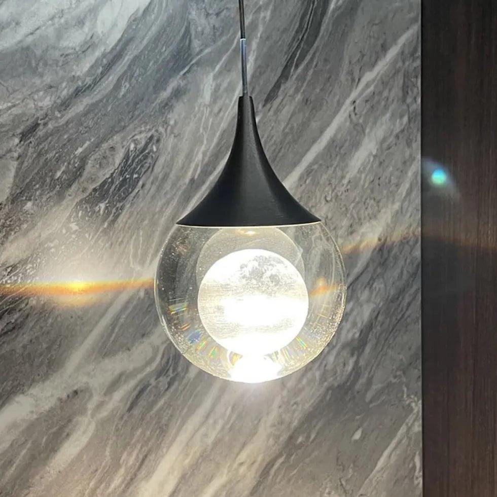 Creatieve hanglamp met kristallen glazen bol voor naast het bed | livraina