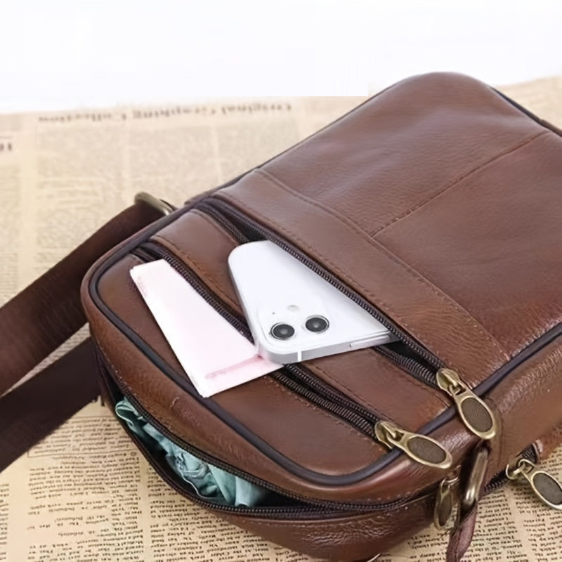 Borsa a tracolla da uomo in vera pelle di vacchetta — Tracolla regolabile, interno con scomparti multipli