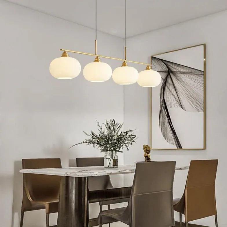 Franse hanglamp van messing met lange stang en persimmonkleurige lampenkap | livraina