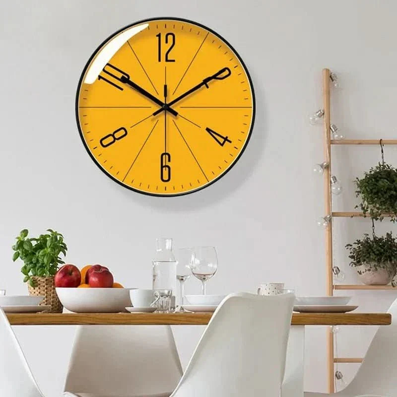 NordicHush HUSKLOK stille wandklok — zwart-wit kwartsuurwerk