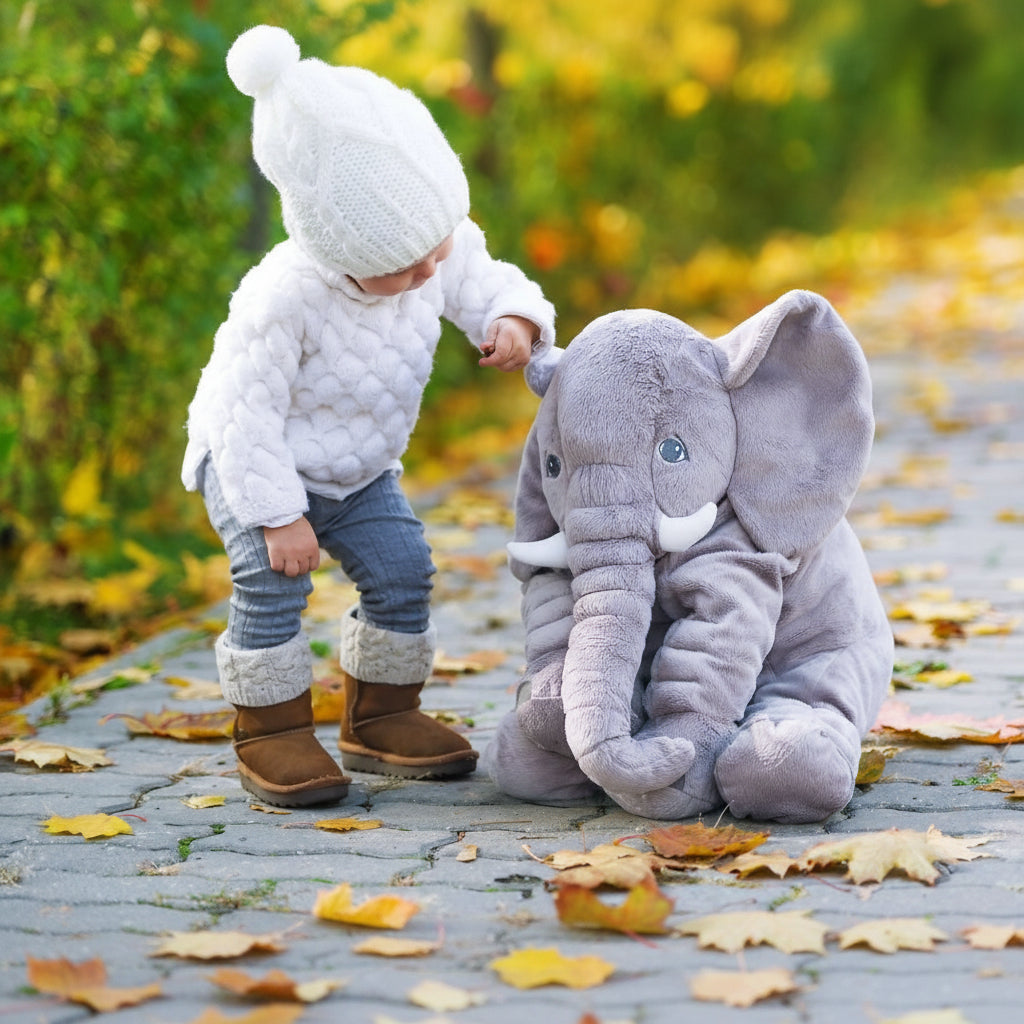 Plyšový polštářek ve tvaru slona CuddlePals — měkký mazlící polštář pro děti