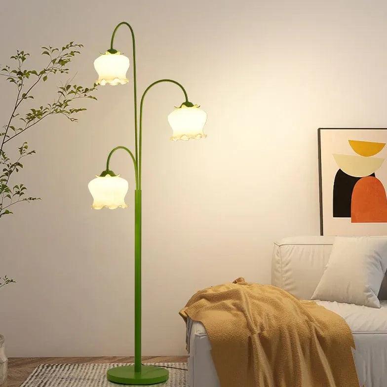 Gulvlampe med liljeblomst i landlig stil til stuen | livraina