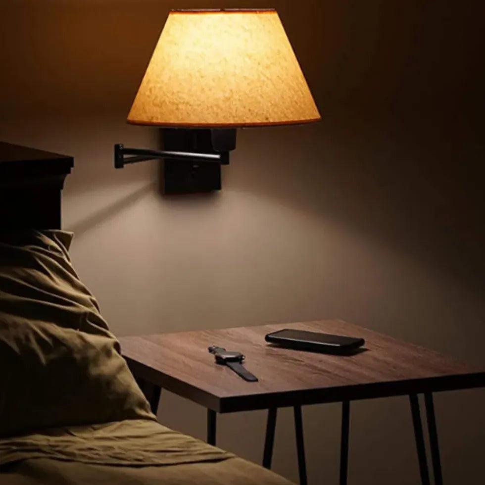 Justerbar vegglampe med stoff til soverommet | livraina