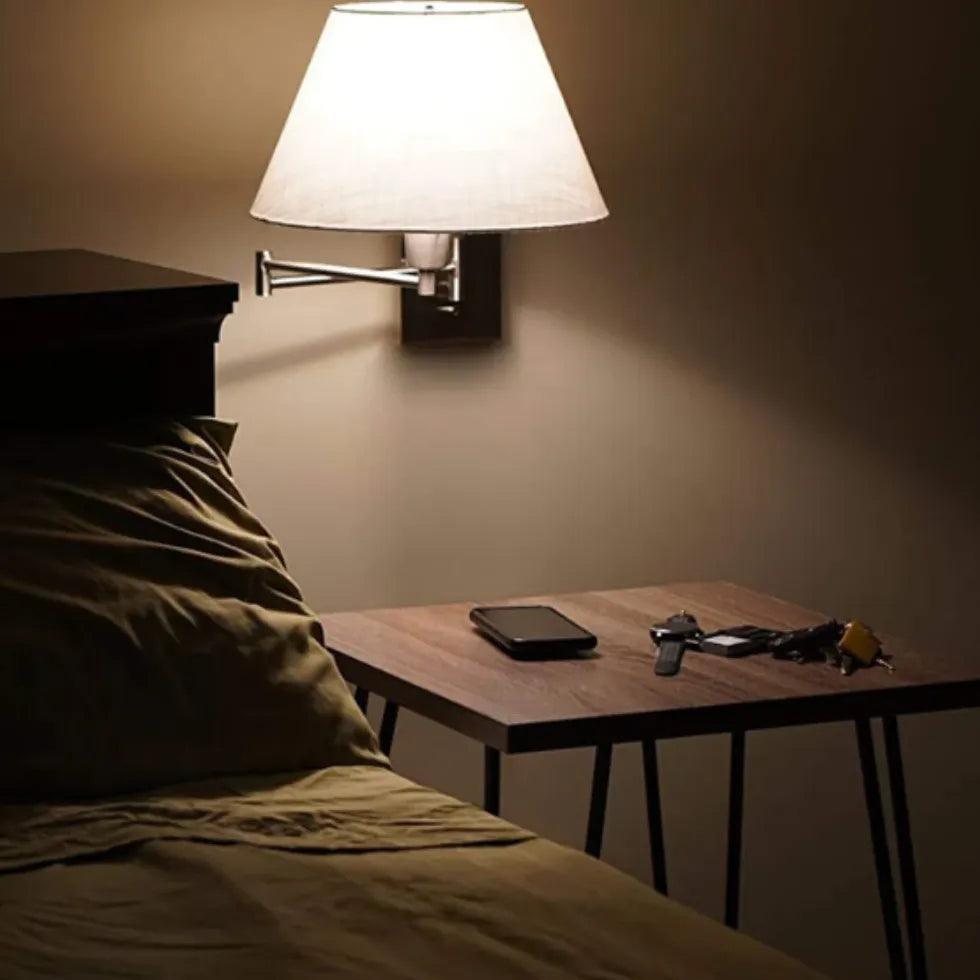 Justerbar vegglampe med stoff til soverommet | livraina