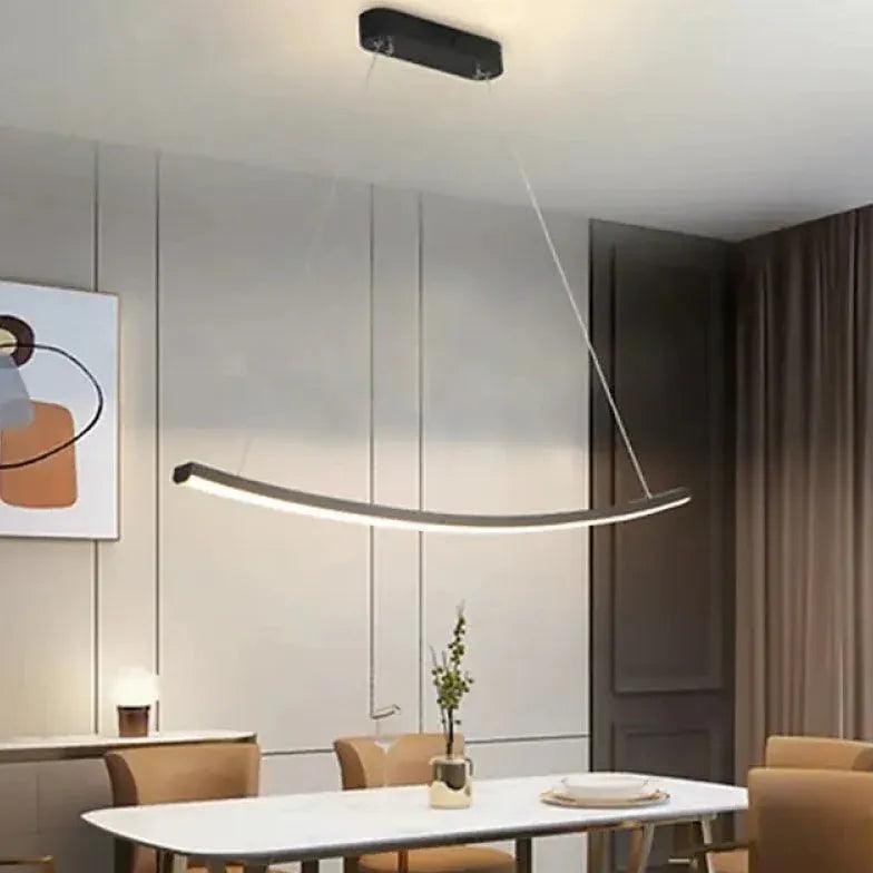 Íves függőlámpa minimalista, lineáris LED-dizájnnal | livraina