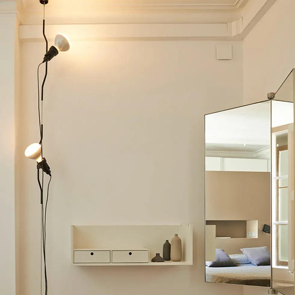 Schwarze höhenverstellbare LED-Stehlampe fürs Wohnzimmer | livraina