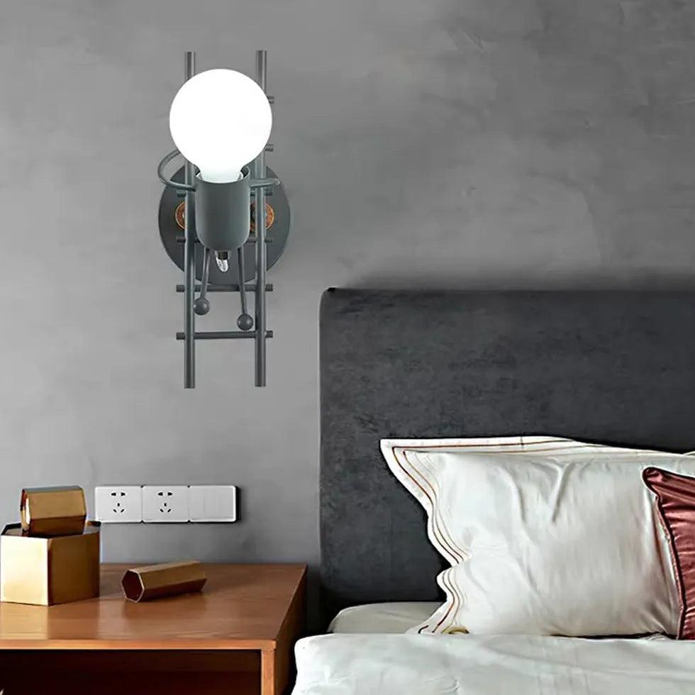 Væglampe i jern med figurdesign til sengebordet | livraina