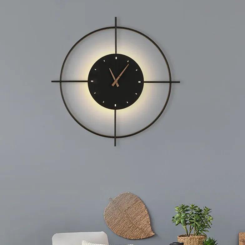 Wandleuchte im Art-déco-Stil mit goldener Uhr | livraina