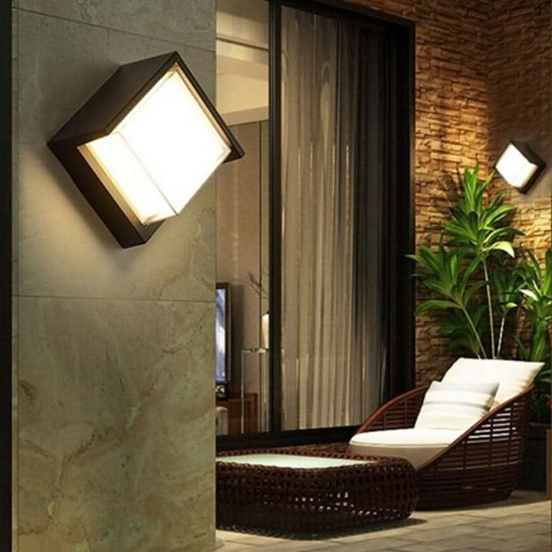 מנורת קיר LED חיצונית LumaGuard — מנורת אבטחה עם חיישן תנועה